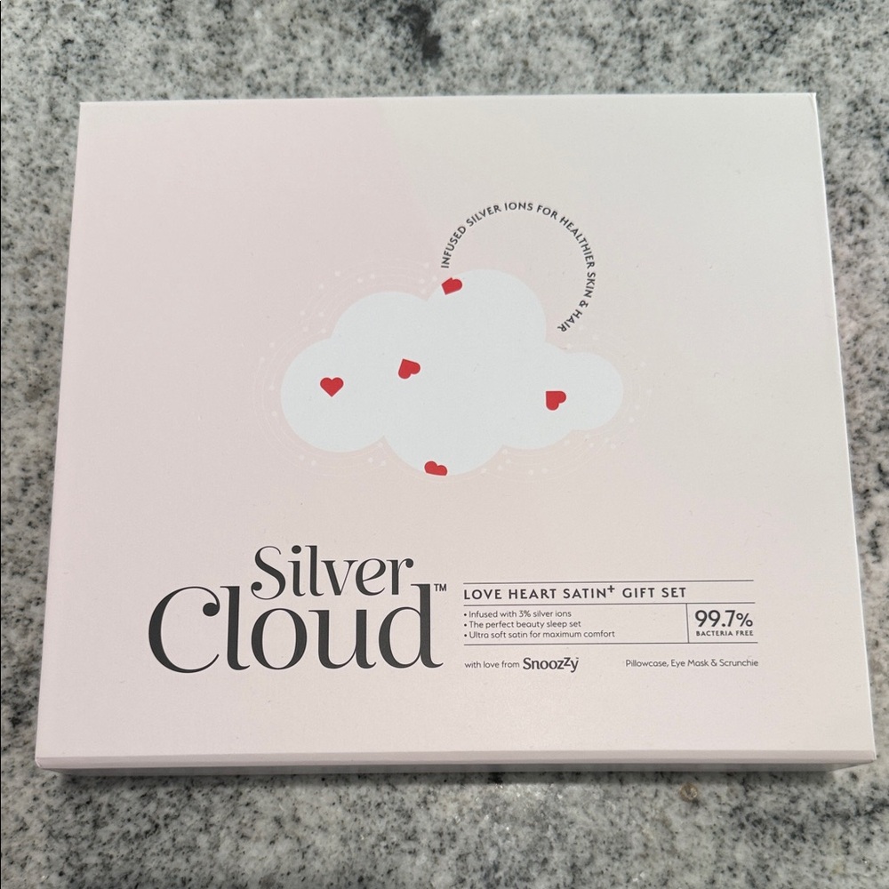 Silver Cloud Love Heart Satin Gift Set